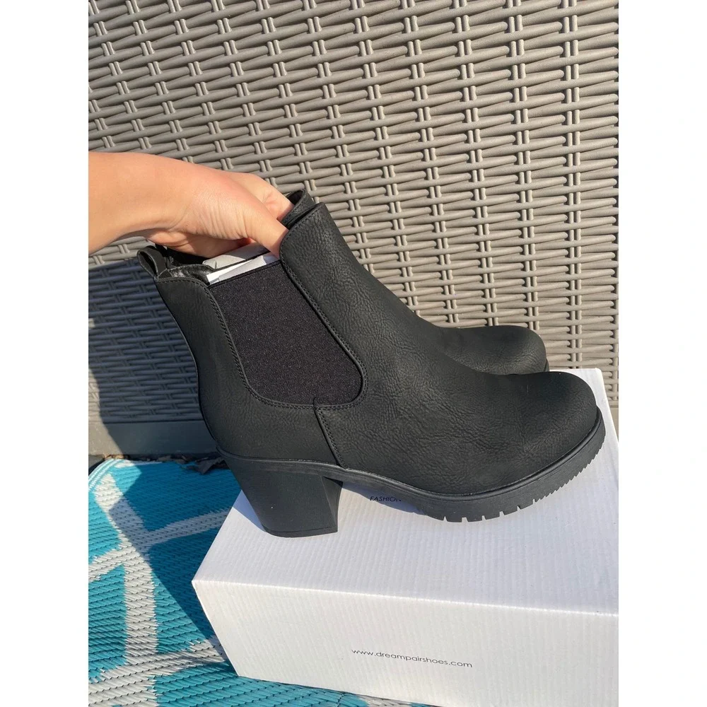 Dream Pairs Womens Black Chelsea Boots Block Heel Lug Sole Ankle Boots Size 10